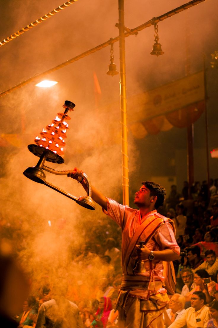 Arrival in Varanasi & Evening Ganga Aarti